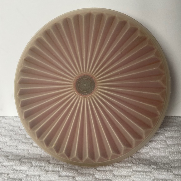 Vintage Tupperware Juice Pitcher with Push-button Lid - 1.5 Quarts - Picture 13 of 15